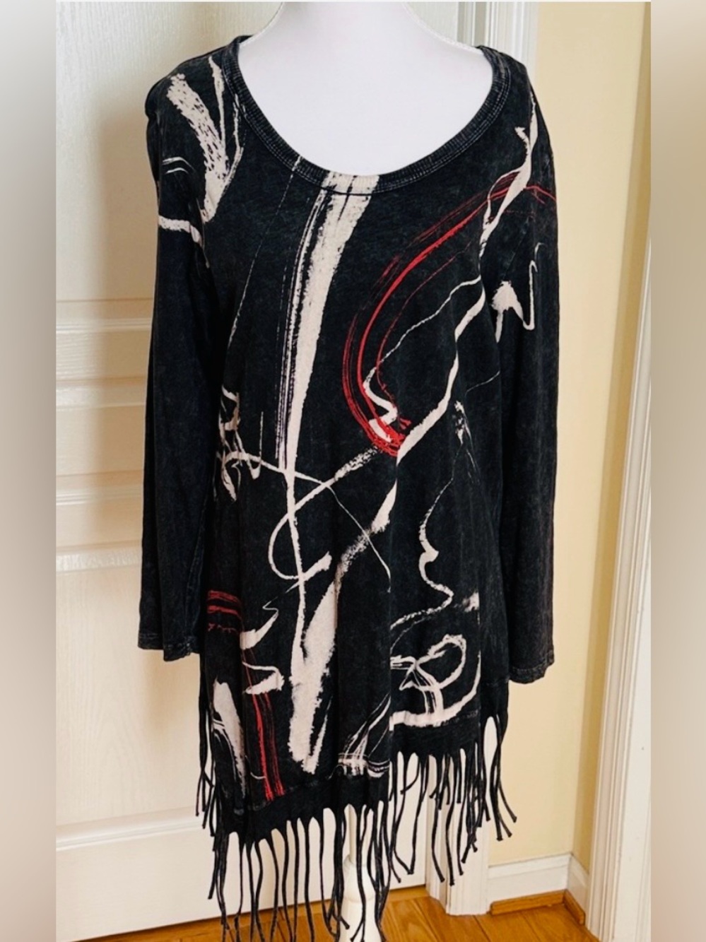 Jess and Jane Charcoal Gray and Red Abstract Tunic Top with fringe on the bottom